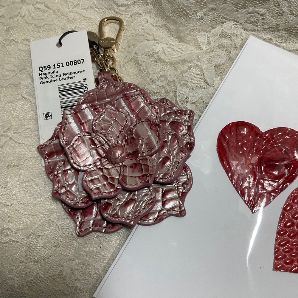 NWT BRAHMIN MAGNOLIA PINK ICNG TASSEL 3D LEATHER.